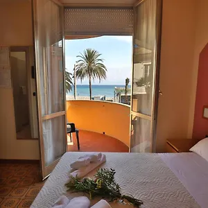 Xxv Aprile Casa Per Ferie Albenga